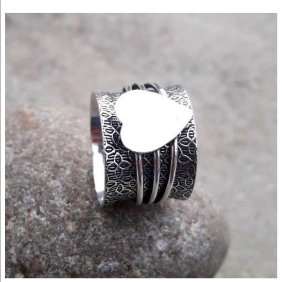 Ring Sterling Silver Heart Spinner - Picture 5 of 6